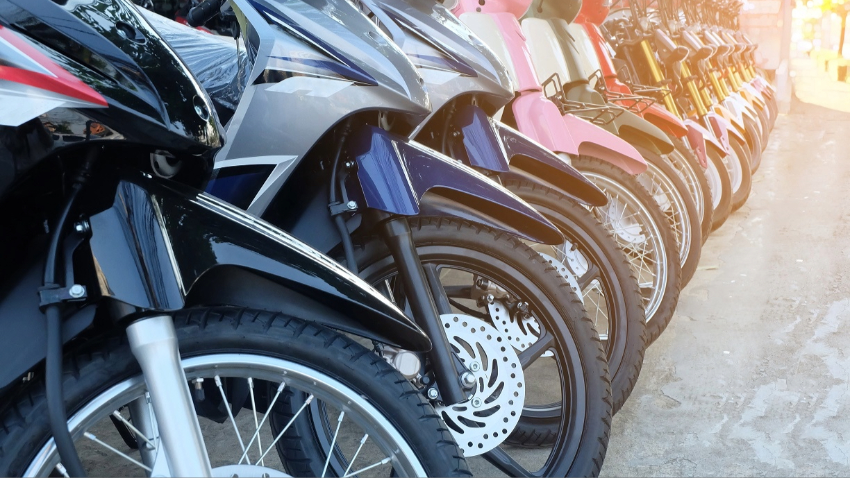 Het aantal nieuwe brommers kwam aan het einde van het jaar uit op 21.494. De verkoop van speed pedelecs, ruim 2.600, is daarbij inbegrepen, aangezien dit op papier bromfietsen zijn. foto Shutterstock