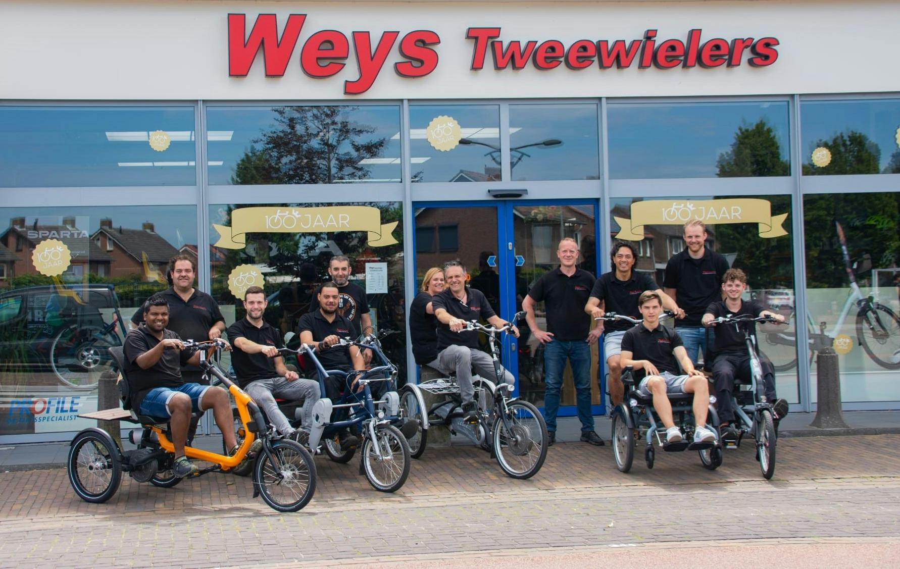 Het hele team van Bike Totaal Weys Tweewielers.