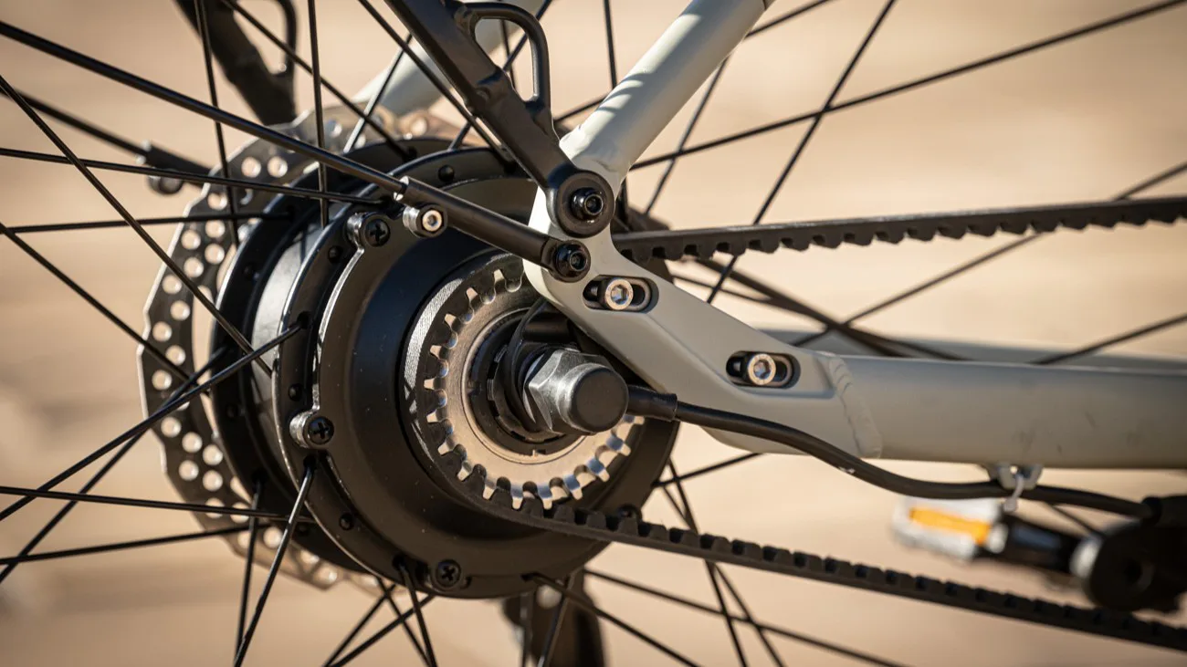 Dankzij de compacte architectuur krijgen fietsontwerpers meer vrijheid in framegeometrie, wat zorgt voor een strakke integratie. (Foto Ananda)