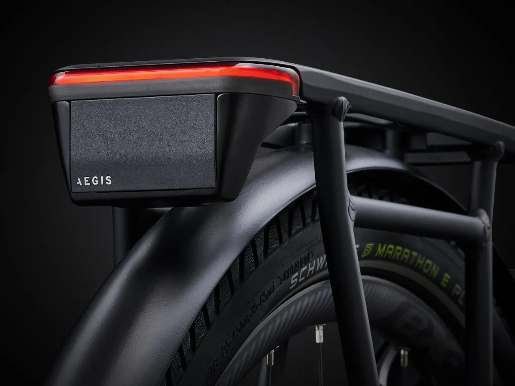 De Aegis Radar waarschuwt voor naderend verkeer.