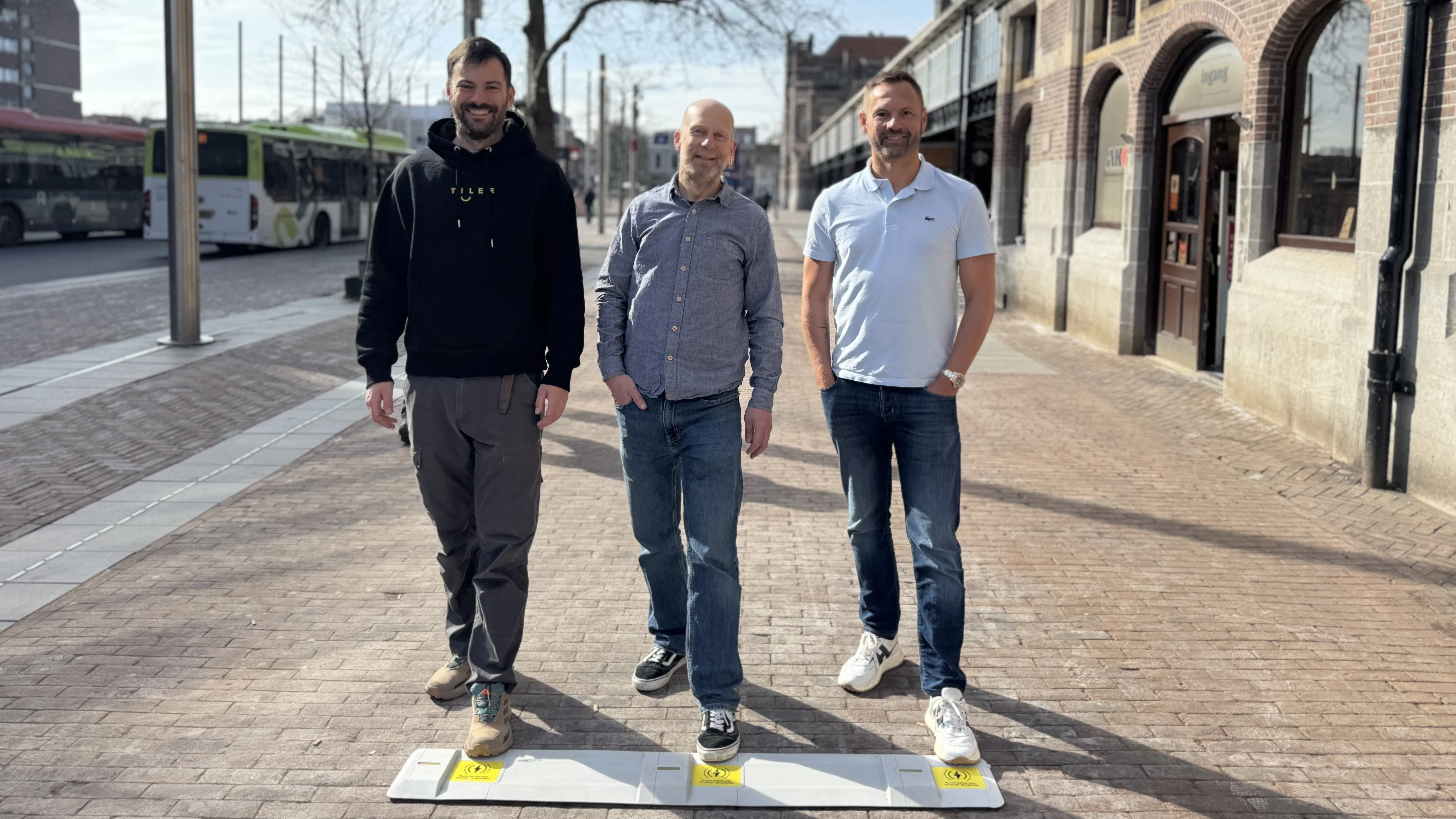 Op de foto het managementteam van Tiler met v.l.n.r. Joris Koudijs (techniek), Olivier Coops (algemeen) en Jeroen van Kester (commercie).(Foto Tiler)