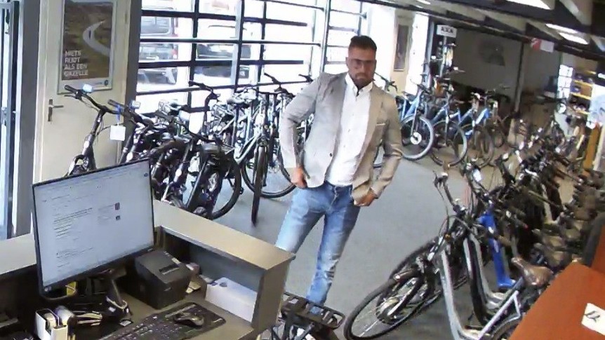Wees alert: fietsendief slaat toe bij meerdere bedrijven
