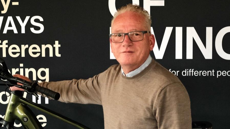 Tony Vos, sales manager: “We willen dagelijks verbeteren en kijken naar kansen. Dat geldt voor de hele organisatie, van productie tot aftersales. We meten veel, data zijn belangrijk om te zien waar het verkeerd gaat.” Foto Tenways
