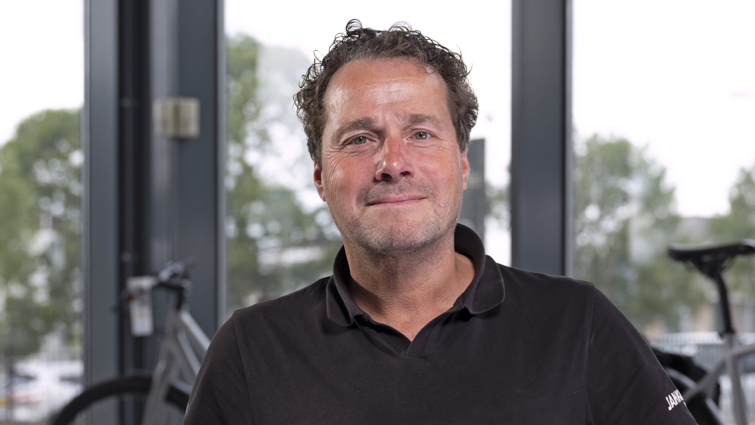 Maarten Akkers geeft als voorzitter BOVAG Fietsbedrijven zijn mening over zaken die spelen in de tweewielerbranche. Foto: Bovag.