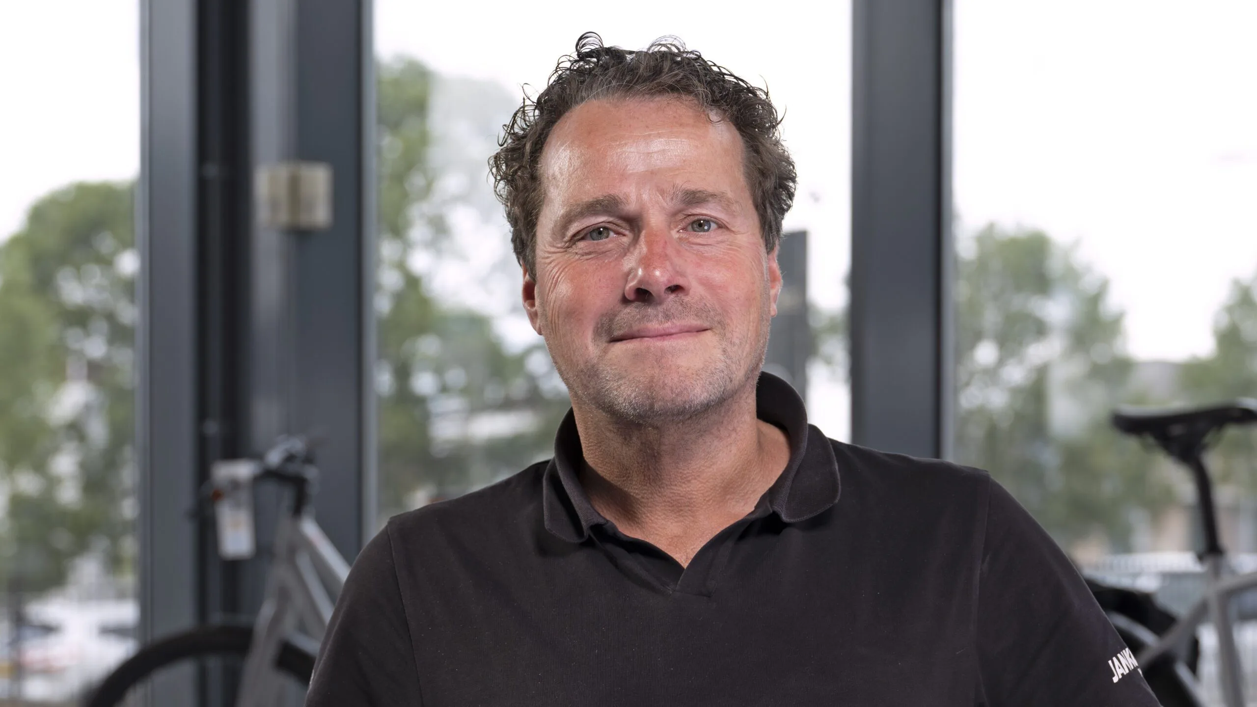 Maarten Akkers geeft als voorzitter BOVAG Fietsbedrijven zijn mening over zaken die spelen in de tweewielerbranche. Foto: Bovag.